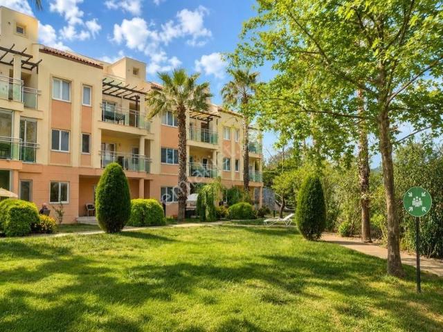 Kuşadası Golf Geniş 1+1 Bakımlı Bahçe Katı