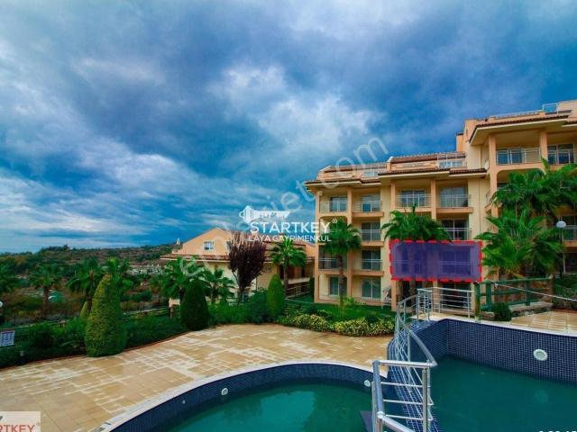 Kuşadası Golf Resort'ta Deniz Manzaralı Eşyalı Satılık 2+1 Daire
