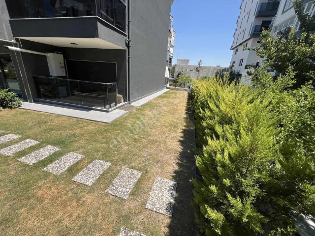 Kuşadası Hacıfeyzullah'ta Merkezi Konumda Sıfır 2+1 Ferah Daire