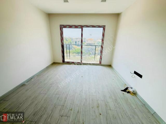 Kuşadası İkiçeşmelikte Yeni Sitede Havuzlu Satılık Daire