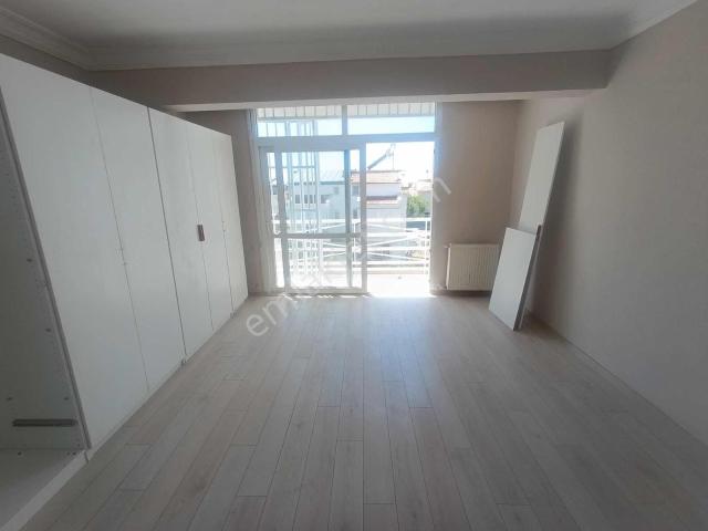 Kuşadası Kadınlar Denizi 2+1 Doğalgazlı Kiralık Bahçe Dubleksi