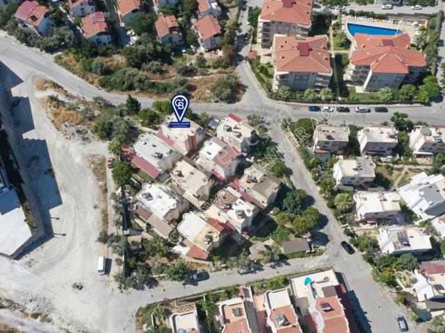 Kuşadası Kadınlar Denizi Mahallesinde Acil Satılık 4+1 Tripleks Villa