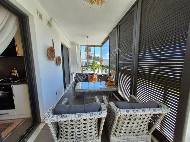 Kuşadası Kadınlar Denizinde Geniş Bakımlı 3+1 Satılık Daire