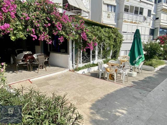 Kuşadası Kadınlar Denizi'nde Satılık Dükkan