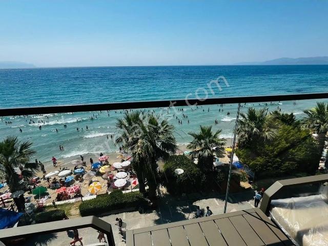 Kuşadası Kadınlardenizinde Satılık 2+1 Yalı Dairesi