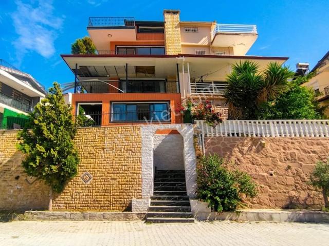 Kuşadası Karaova full Deniz Manzaralı müştemilatlı satılık Dubleks
