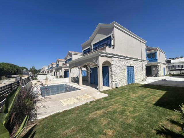 Kuşadası Karaova'da Müstakil Özel Havuzlu Satılık 5+2 Lüks Villa