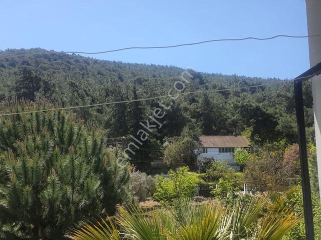 Kuşadası Kirazlı Köyü'nde Satılık 4+2 Çiftlik Evi