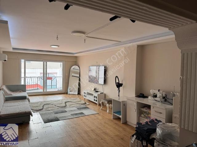 Kuşadası Liman Bölgesinde Kiralık 1+1 90 M2 Ofis