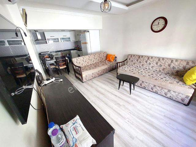 Kuşadası Limana 3 Dk 1+1 Eşyalı/eşyasız Kiralık Daire