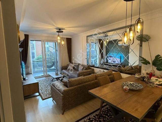 Kuşadası Site İçerisinde Deniz Manzaralı Geniş 1+1 Satılık Daire