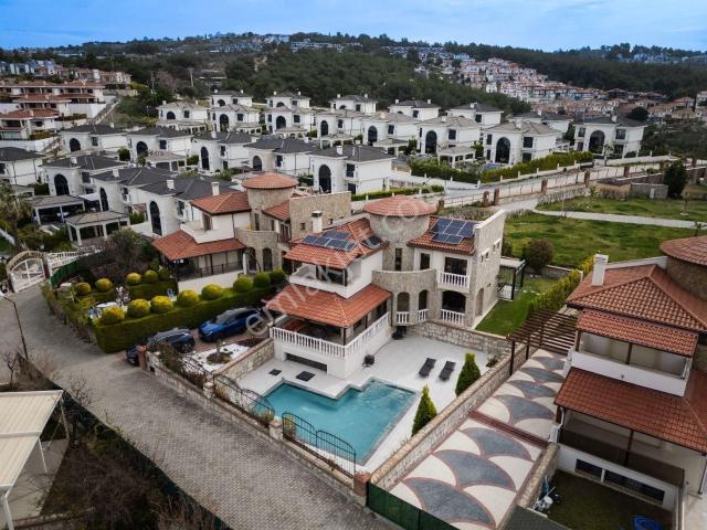 Kuşadası Soğucak'ta Emek Ve Özveri Harcanmış Harika Villa