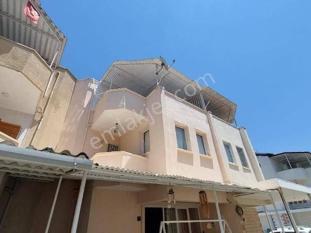 Kuşadası Soğucak Mevki Plaja Yürüme Mesafesinde Satılık Yazlık