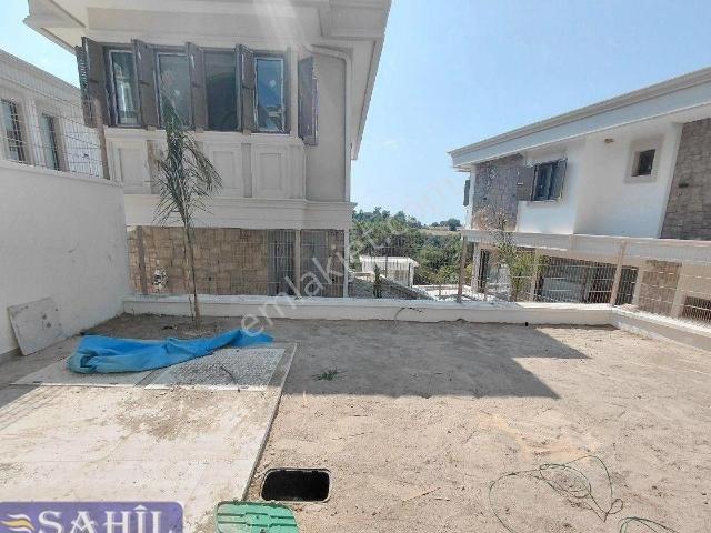 Kuşadası Soğucak Satılık Özel Havuzlu 3+1 Mustakil Villa
