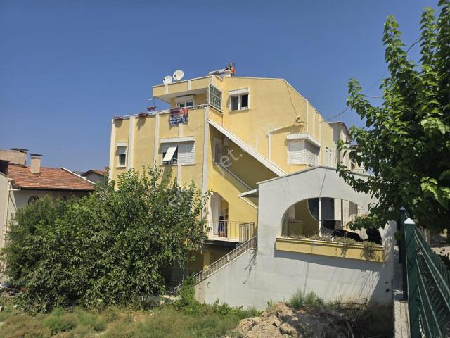 Kuşadası Türkmen Mahallesi'nde Marinaya 400 Metre Mesafede Satılık Tamamı Müstakil Bina