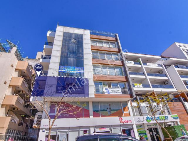 Kuşadası Türkmen'de Ticari Kullanıma Uygun Satılık 2+1 Daire