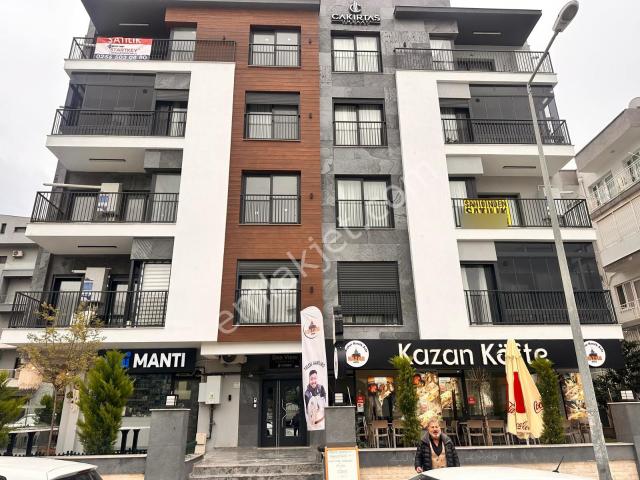 Kuşadası Türkmen'de Sıfır 2+1 Daire Sahile 150m