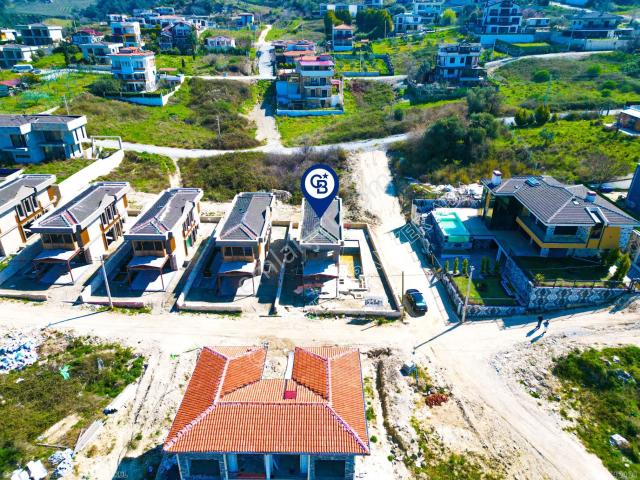 Kuşadası Yayla Köy'de Satılık Özel Havuzlu 4+1 Villa