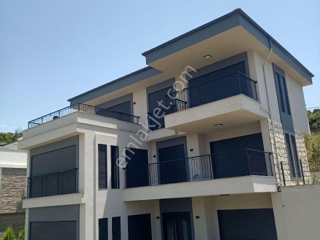 Kuşadası Yaylaköy De Deniz Ve Doga Manzaralı Villa