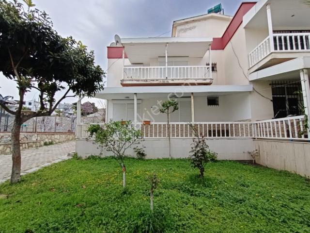 Kuşadası Kadınlar Denizinde Bahçeli Villa
