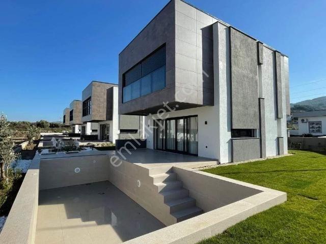 Kuşasası Güzelçamlı Da 3+1 Satılık Sıfır Villa