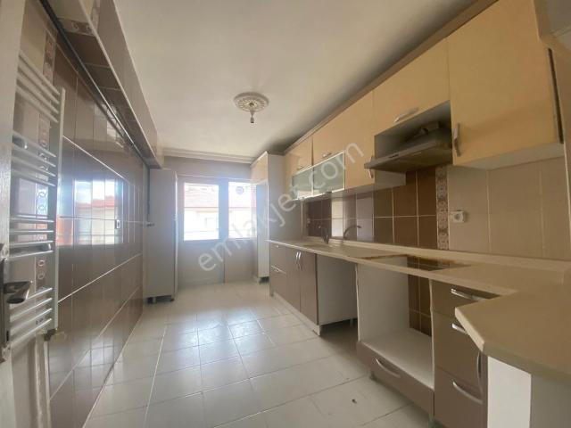Kuşcağız Esenlerde 3+1 140m2 Güney Cephe Asansörlü Kiralık Daire