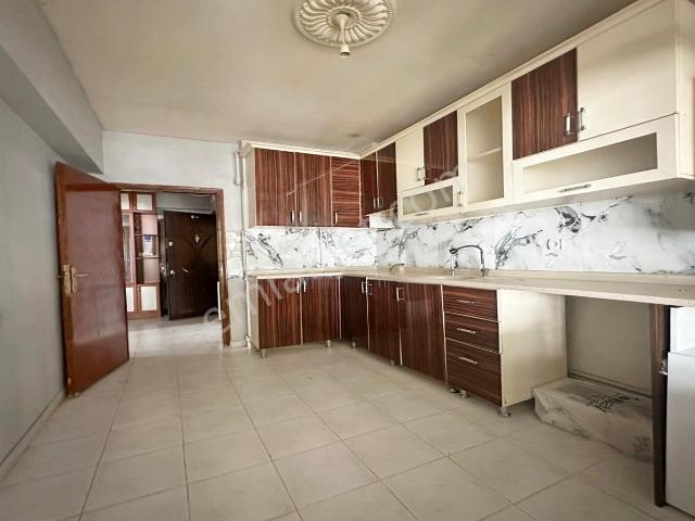 Kuşcağız'da Yüksek Giriş 3+1 Altı Daire Balkonlu Fırsat Daire