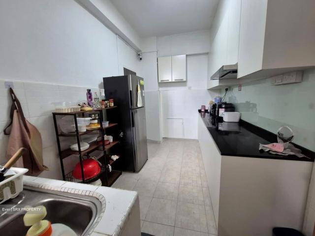 Kum Hing Court D10, Apartment