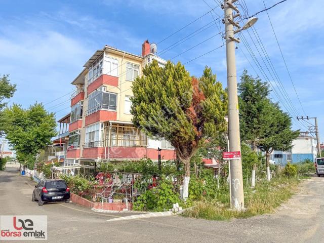 Kumbağ Cadde Üzerinde Satılık 2+1 Bahçe Kat Daire