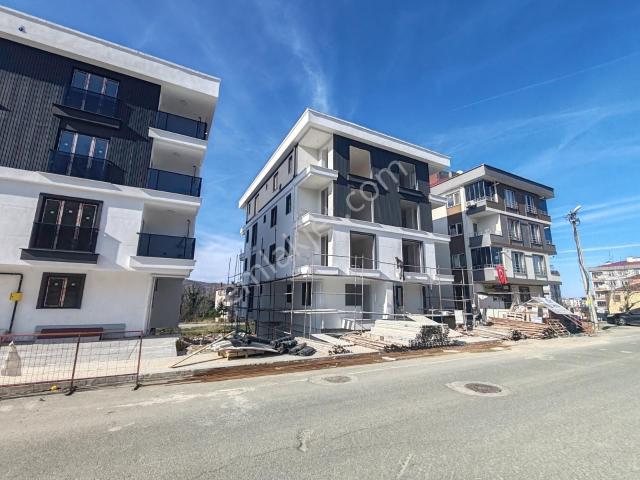 Kumbaşı'nda Emsallerinden Çok Geniş Satılık 1+1 Sıfır Daire