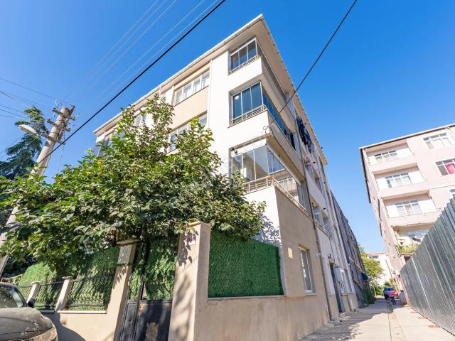 Kumbağ Pazar Sokağında Caddeye Ve Denize Yakın Satılık 2+1 Daire
