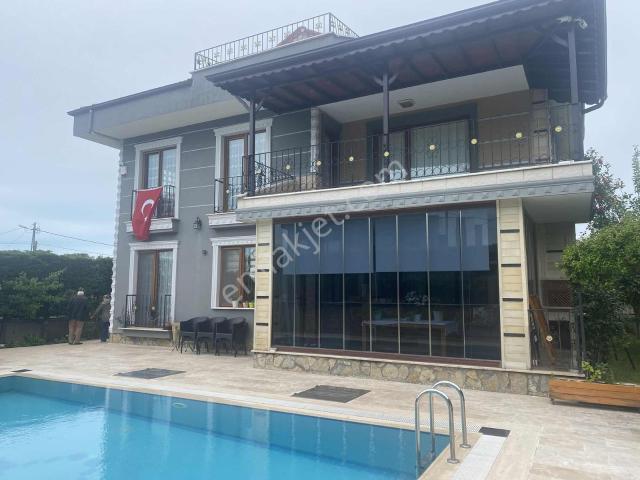 Kumbaba Da Havuzlu 7+2 Satılık Müstakil Villa