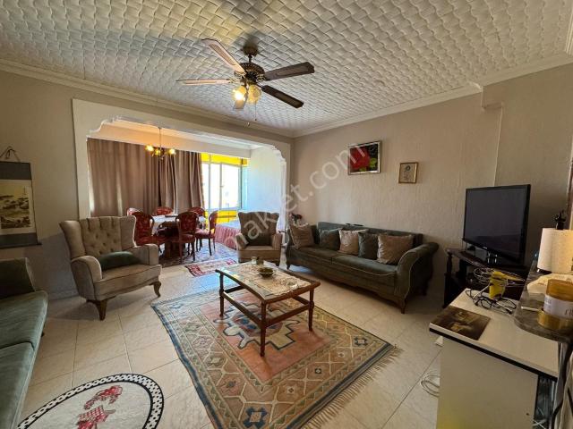 Kumburgaz Konak Sitesin De 1+1 Satılık Daire Denize Sıfır Sitede