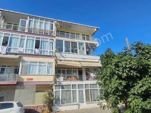 Kumburgaz'da Deniz Manzaralı Full Tadilatlı 2+1 Kiralık Daire