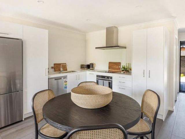 kumeu, 2 bedrooms