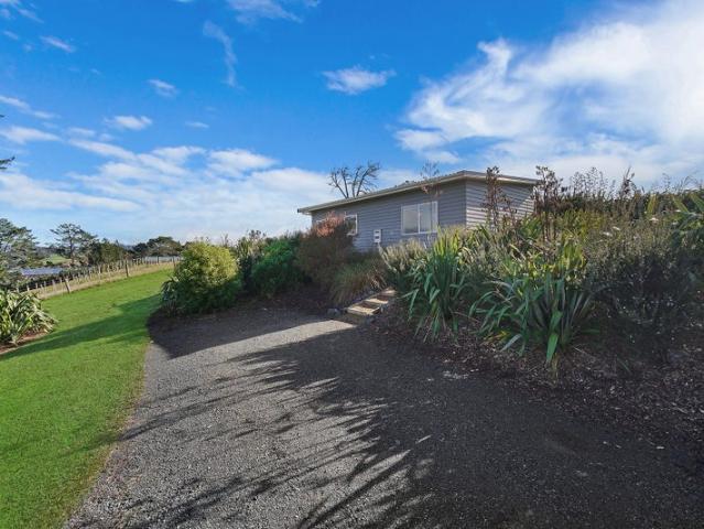 kumeu, 2 bedrooms