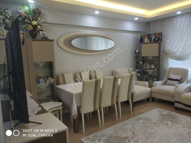 Kumlubel'de Satılık 3+1 Asansörlü Balkonlu Bakımlı Daire