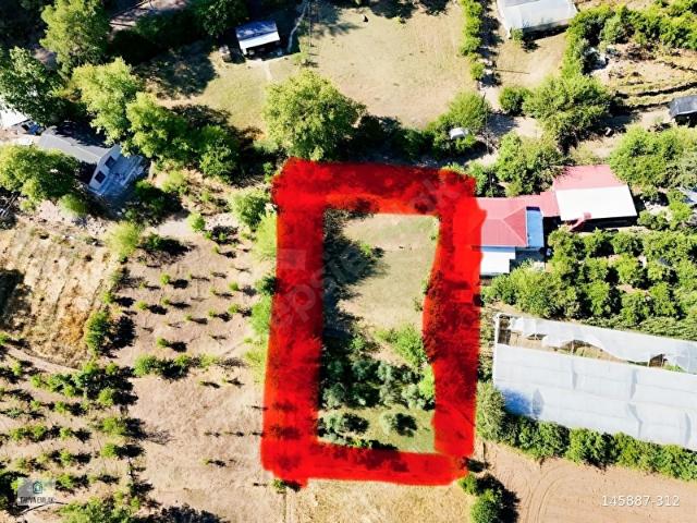 KUMLUCA KARACAÖREN'DE KÖY YERLEŞİM ALANINDA 680 M2 SATILIK BAHÇE