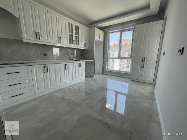 KÜBRA ÇELİK GAYRİMENKULDEN ŞENTEPEDE SATILIK 4+1 DAİRE