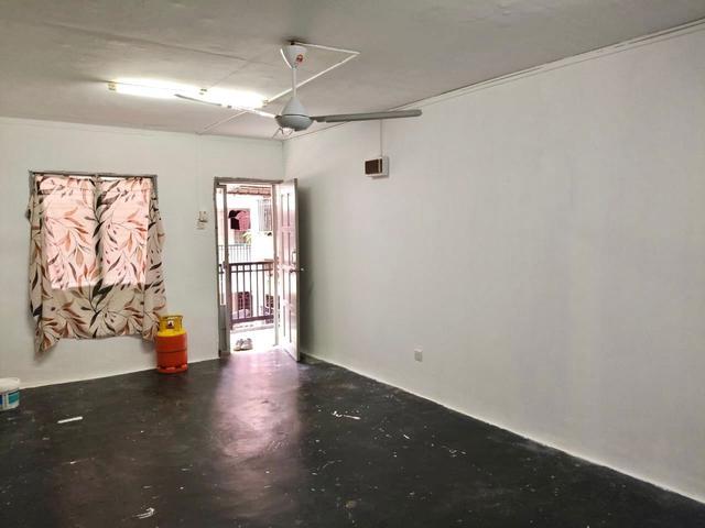 Kuchai Entrepreneur Park Flat 3 Bedrooms 1 Bathroom Kuchai Lama