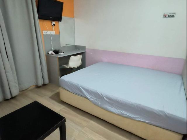 Kuchai Lama Co Living Luxury Hotel Room