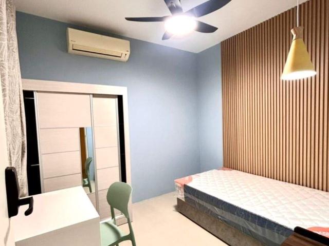 Kuchai Lama Dynasty Garden Middle Room