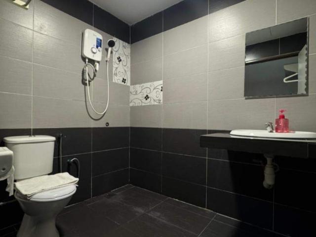 Kuchai Lama Master Room Private Bathroom | Fully Furnished | Near LRT | Zero Deposit | Free Wifi and Aircond Available