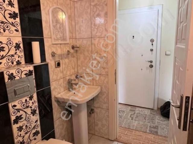Kültür Kafeler Caddesi Üzeri Katta Eşyalı 1+1daire