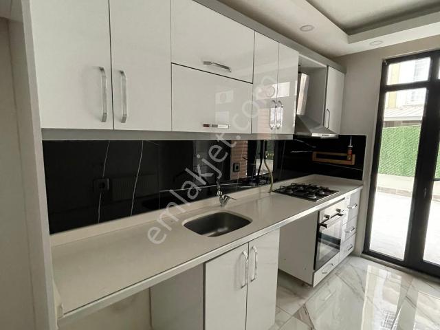 Kültür Sarayi Civari Kiralik 2+1 Boş Daire