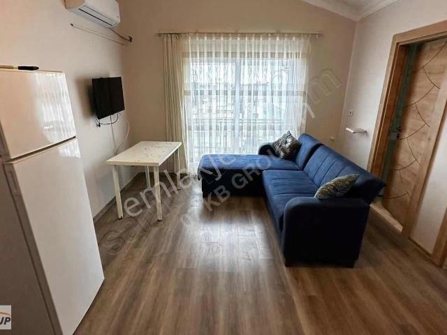 Kültürde Geniş Kiralık Eşyalı 1+1 Katta Daire