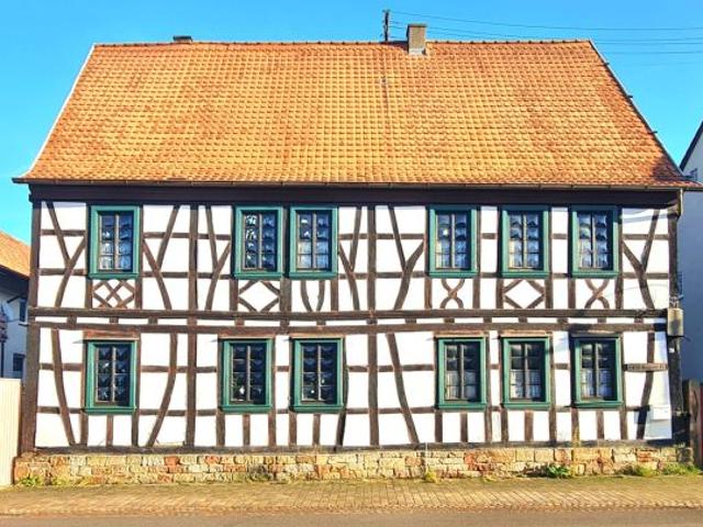 Kulturdenkmal mit Renditepotential – Fachwerkhaus – Nebengebäude – Scheune – zauberhafter Innenhof!