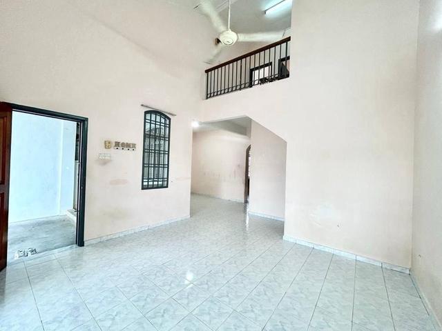 Kulai 15 storey houseJalan Engggang Unblock View Can Full loan