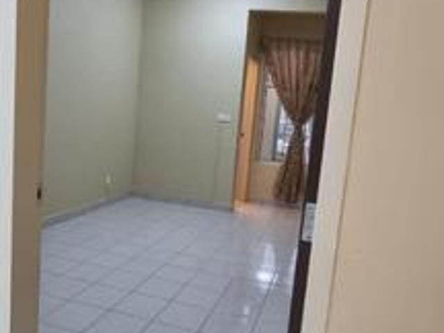 Kulai Bandar Idaman Putra Jalan Helang Townhouse 3 Bed Partial Furnish