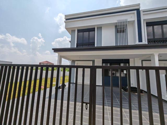Kulai Green Pavilion Residence 2 Storey Terrace House Corner For Sale